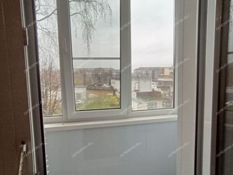 1-komnatnaya-ul-geroya-sovetskogo-soyuza-poyushheva-d-9 фото