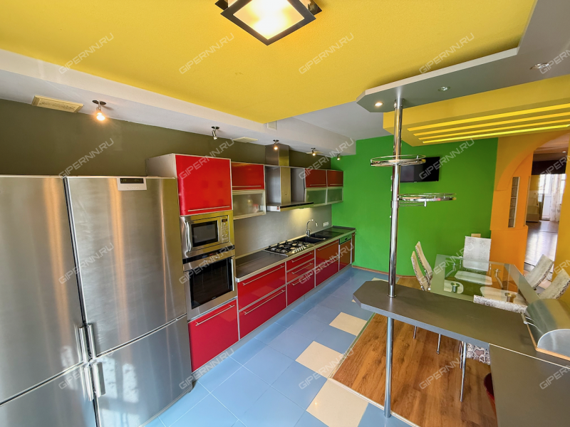 трёхкомнатная квартира на улице Коминтерна дом 127