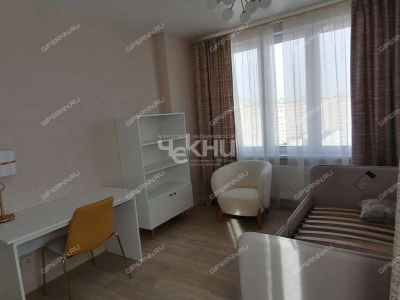 трёхкомнатная квартира в новостройке на улице Сергея Акимова