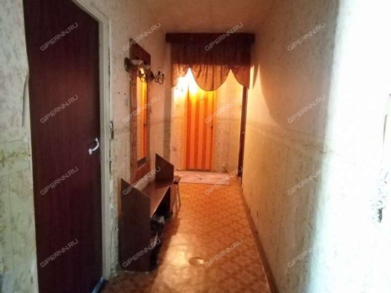 трёхкомнатная квартира на улице Германа Лопатина дом 5