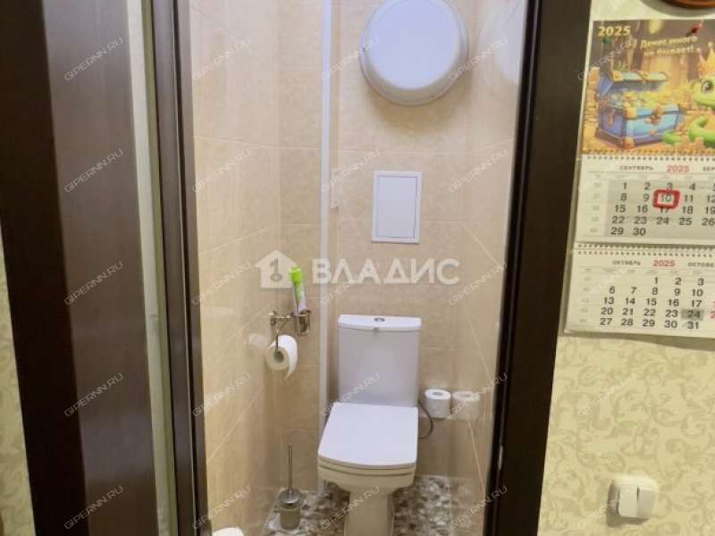 трёхкомнатная квартира на улице Шаляпина дом 20