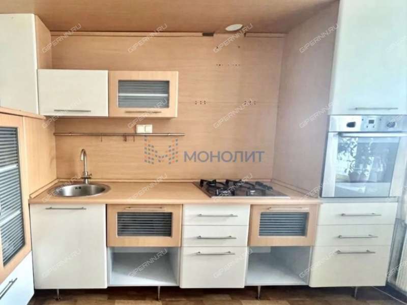 трёхкомнатная квартира на улице Искры дом 11