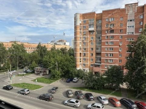 3-komnatnaya-ul-poltavskaya-d-15 фото